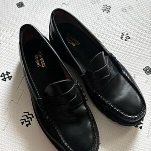 G.H. Bass & Co. Light weight Black Loafers
